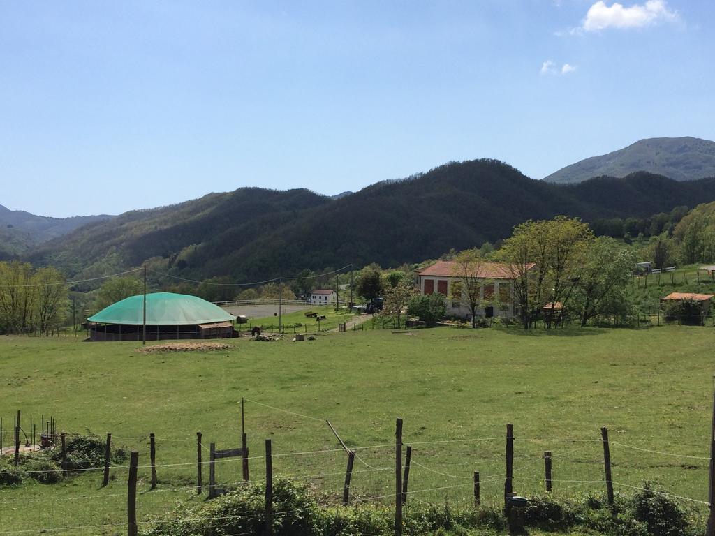 فيلا San Pietro Varaفي Agriturismo Dei Legi المظهر الخارجي الصورة